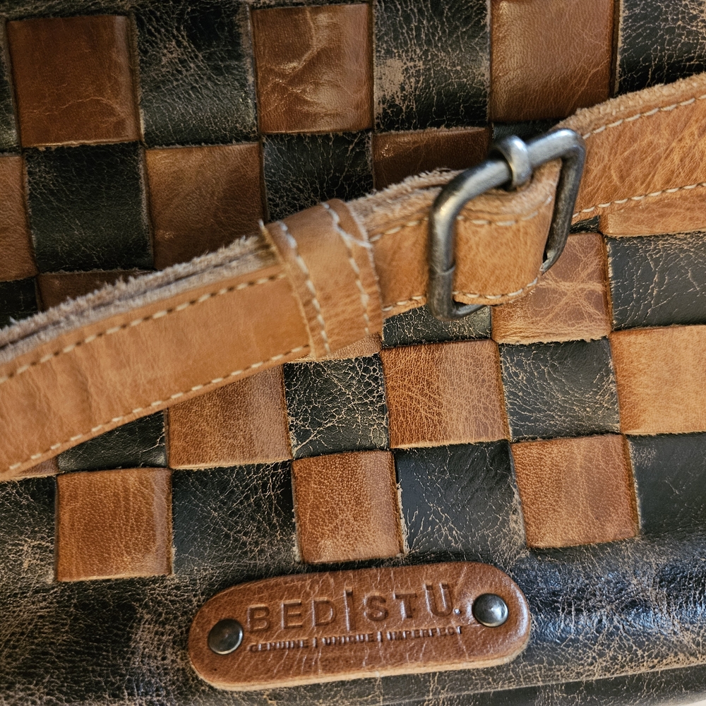 Bedstu Woven Leather Crossbody Bag - Picture 12 of 15